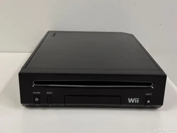 بيع جهاز Wii مستعمل بحالة جيده مع لعبتين 1