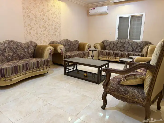 كنب مجلس 6 4 مع طاولات 0