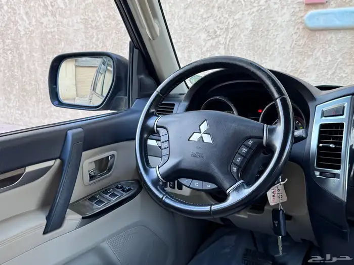 مستبيشي باجيرو 2020 GLS لوني بني 17