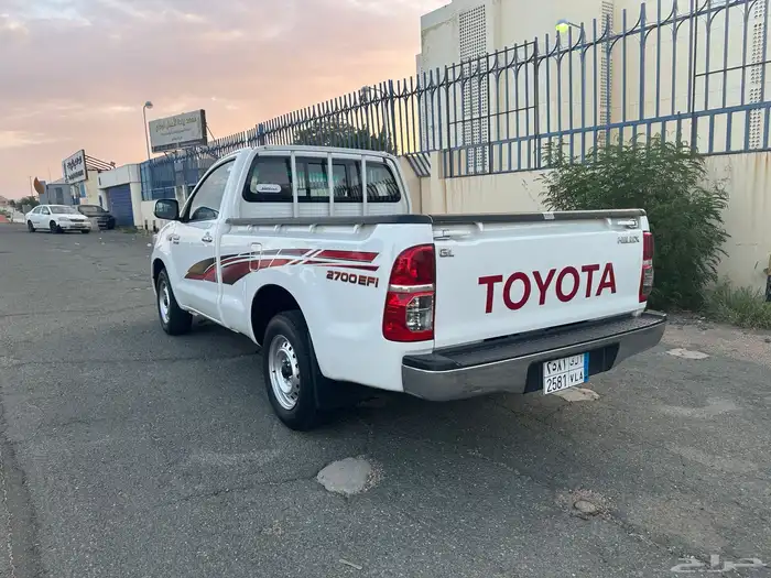 هايلوكس 2012 غمارة نادرة ونظيفة جداا 6