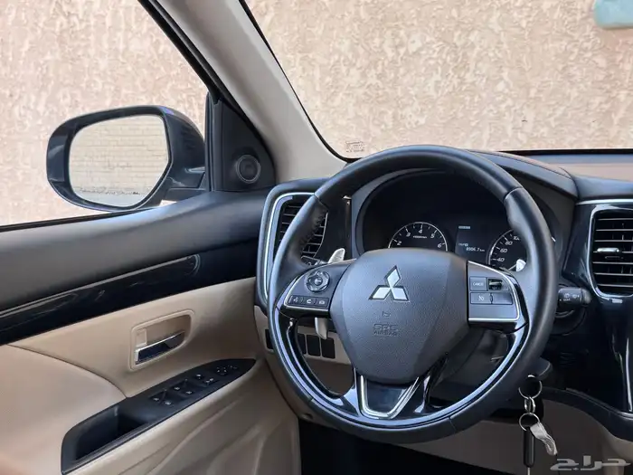 مستبيشي اوتلاندر 2020 نظيف 25