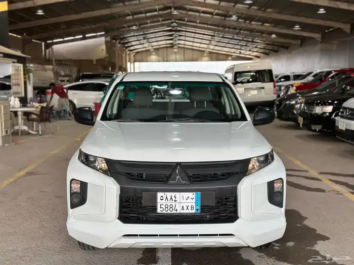 ميتسوبيشي 2023 مخزن شبه جديد عداد 15 الف(مباع) 0