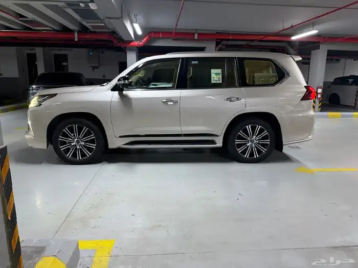 جيب لكزس LX570 موديل 2019 مالك اول 10