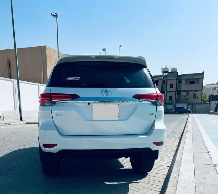 جيب فورشنر 6سلندر VX 7