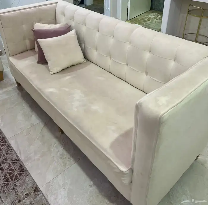 للبيع كنب صاله وطاوله تلفزيون و مدخل 0