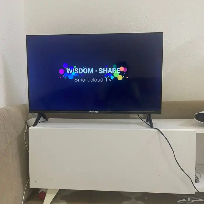 شاشه وطاوله للبيع واصل السوم 4