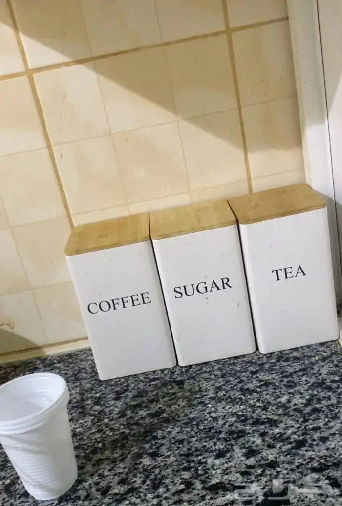 علب بهارات او سكريات 0