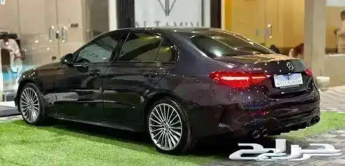 مرسيدس بنز الموديل 2022 - C300 4Matic 4