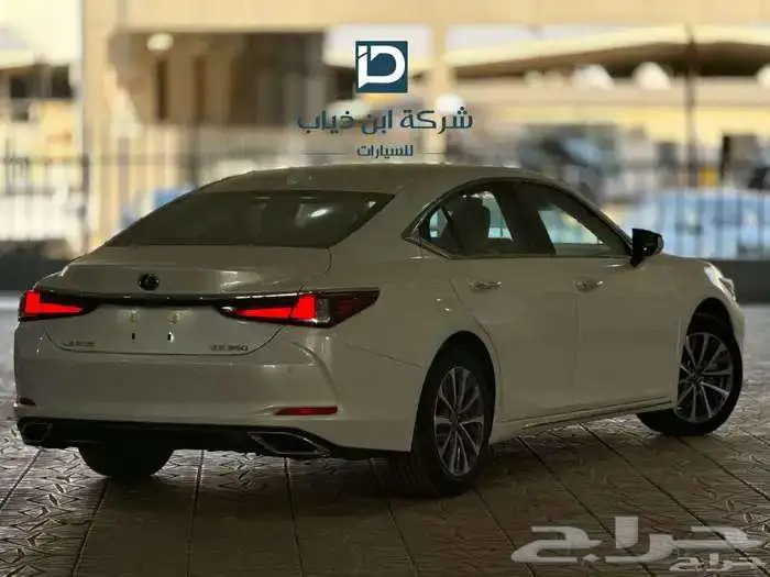 لكزس ES350 فئة CA موديل 2025 لدى شركة ابن ذياب 1