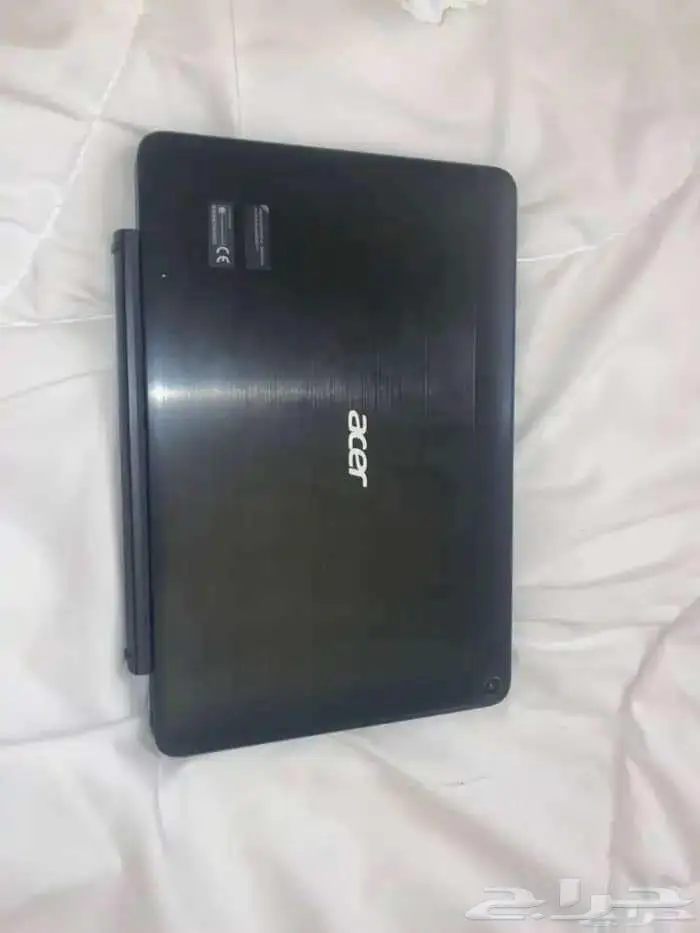 تابلت و لابتوب بنفس الوقت Acer one 10 4