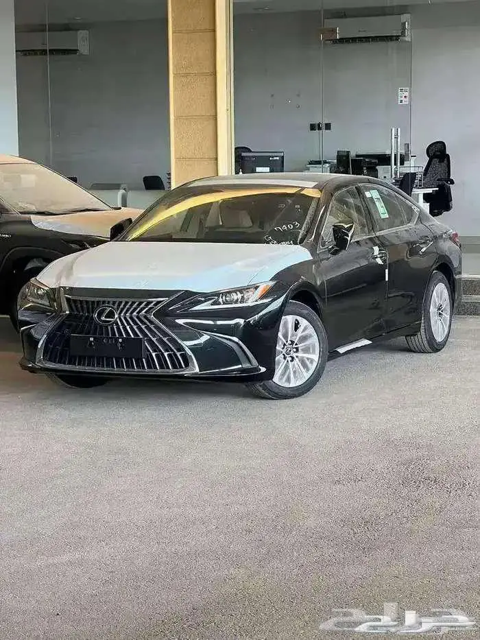 لكزس ES 250 فئه AA موديل 2025 متوفر لدى الحسن 0