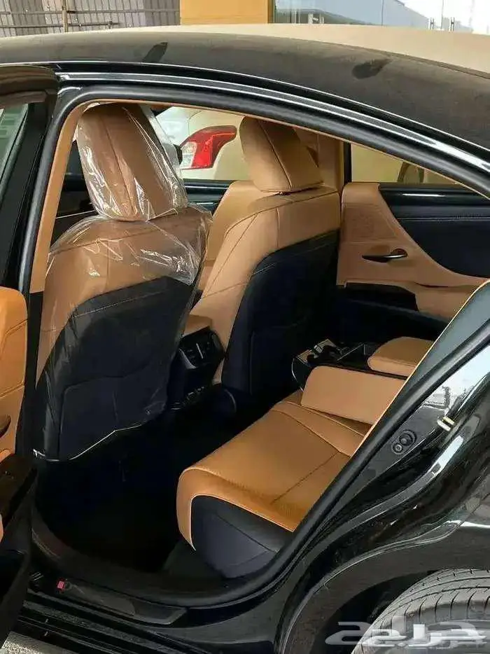 لكزس ES 250 فئه AA موديل 2025 متوفر لدى الحسن 7