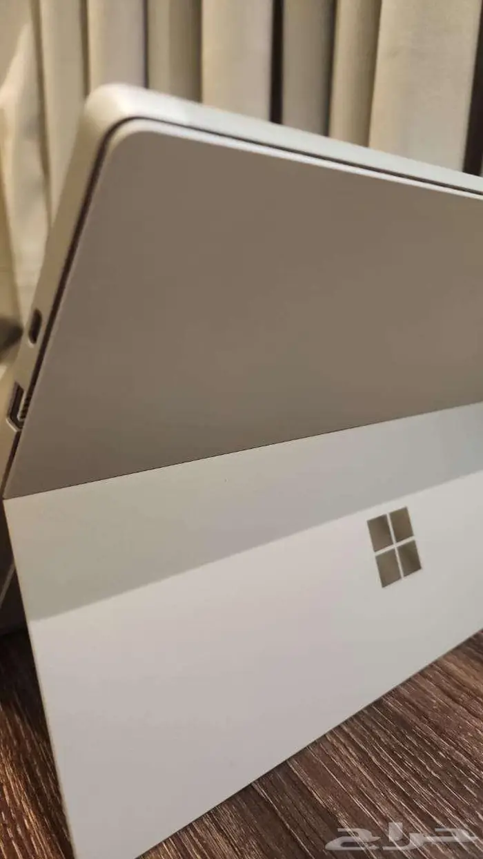 للبيع سيرفس برو 7 بلس مستعمل surface1 2