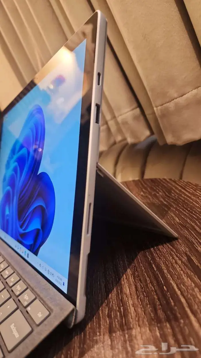 للبيع سيرفس برو 7 بلس مستعمل surface1 1