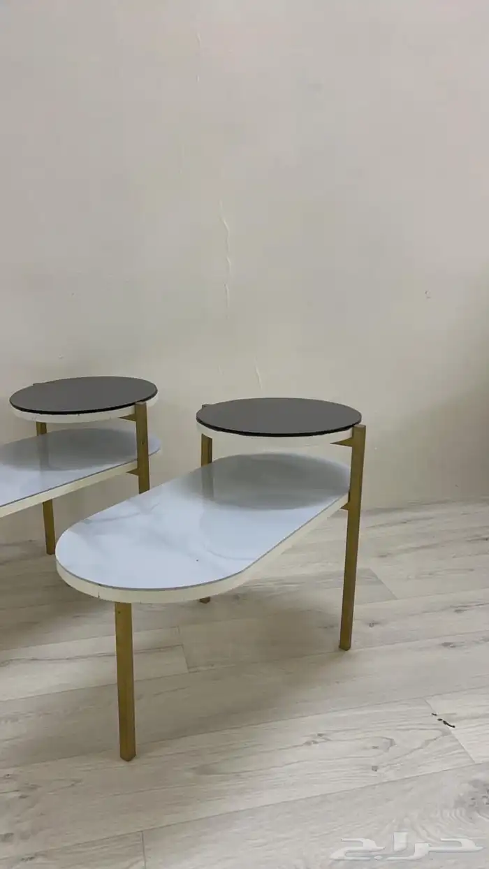طاوله معها 5 خدمات 0