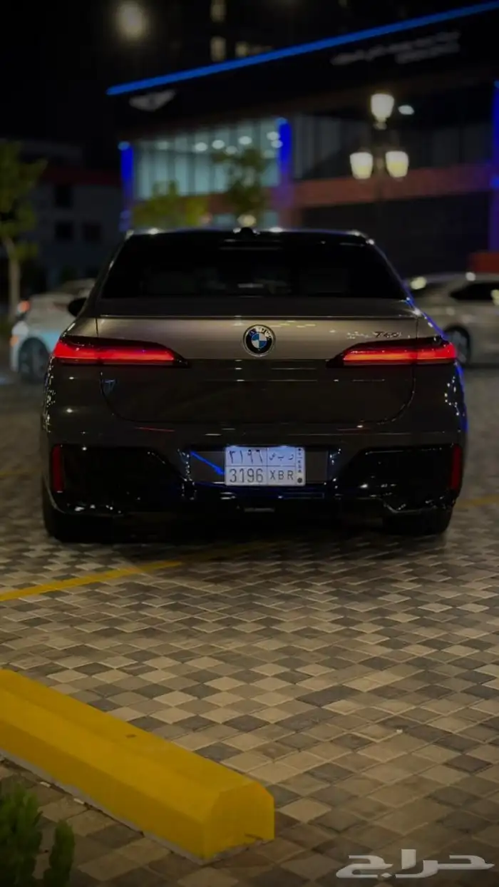 لونين وكالة BMW 740Li 2024 ناغي 31