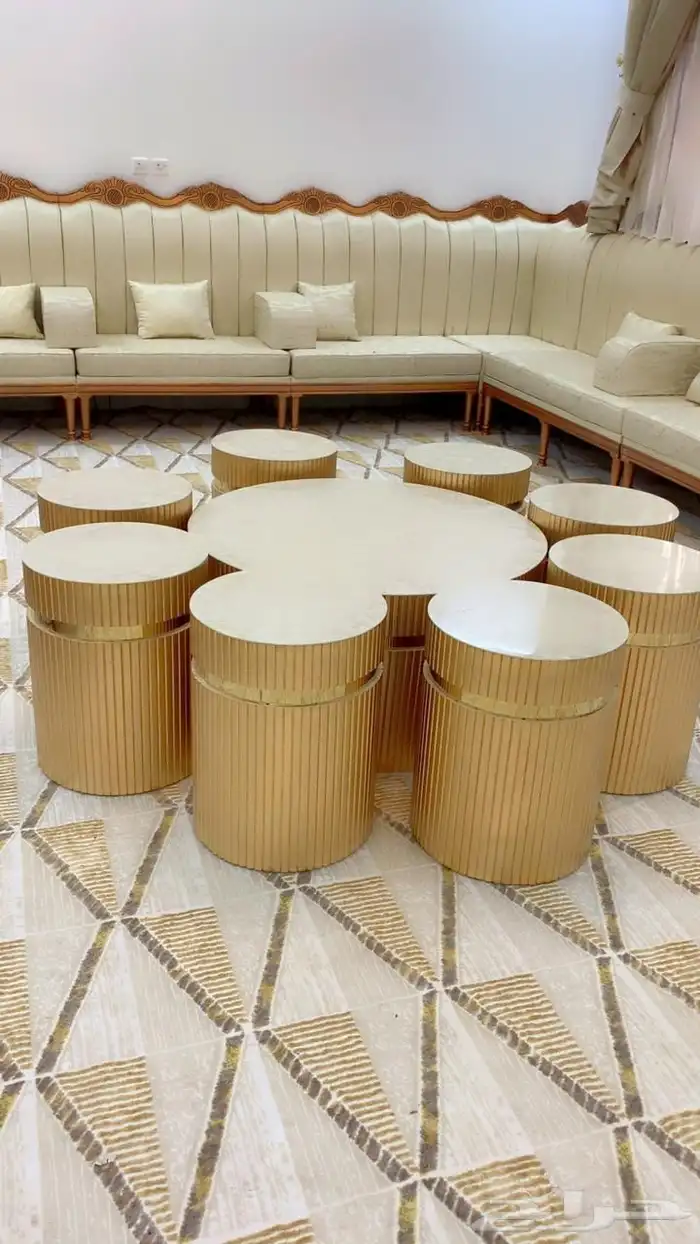 طاولة مجلس رخام تفصال جديدة ونظيفه مع 7 طاولات خدمه 0