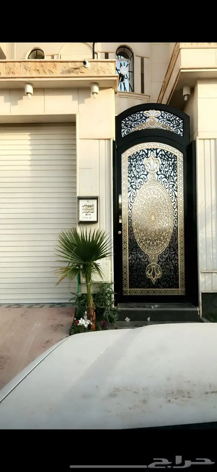 درج داخلي وشقتين للبيع 1
