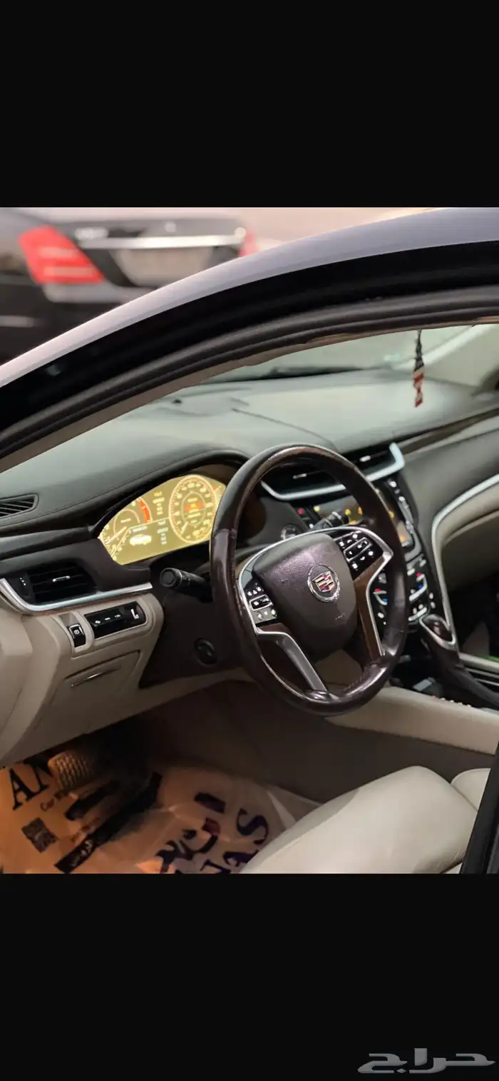 كاديلاك XT5 2