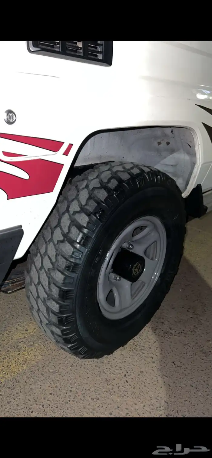 للبيع كفرات حجري وجنوط ديزل 5 0