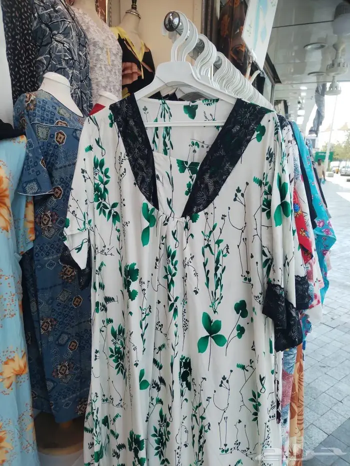 للبيع ملابس نسائية جميع البضاعة 3
