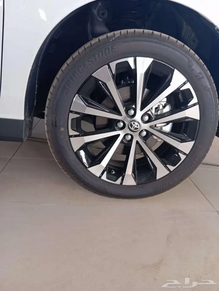 تويوتا فيلوز GLX فل كامل 2025 7