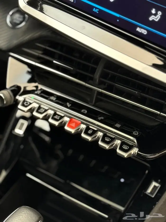 للبيع بيجو 208 موديل 2023 17