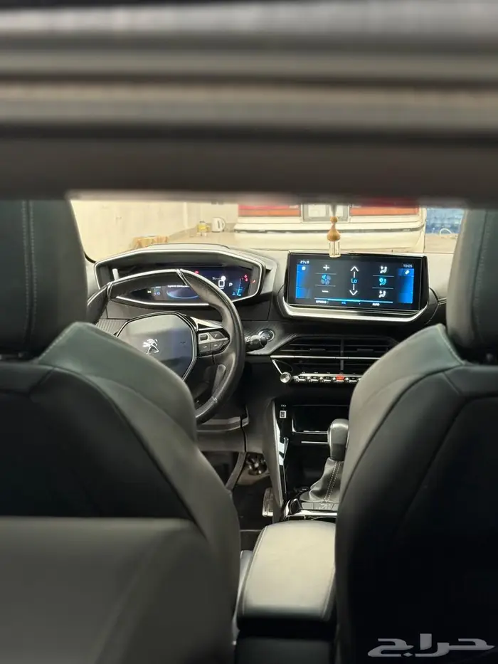 للبيع بيجو 208 موديل 2023 9