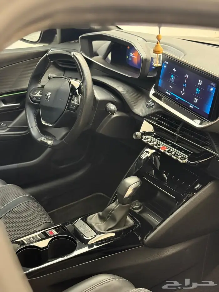 للبيع بيجو 208 موديل 2023 14