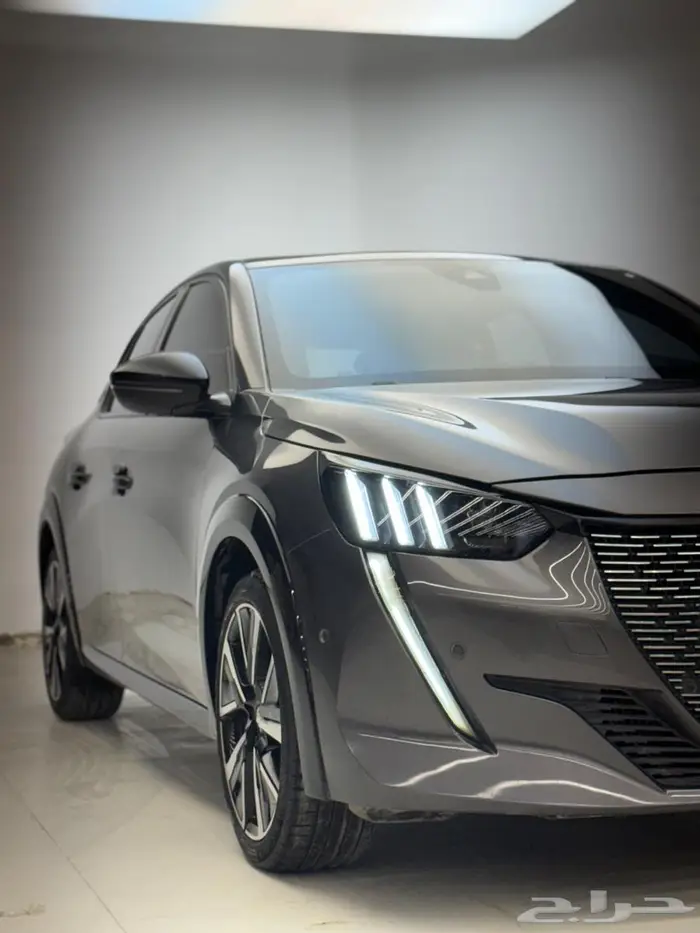 للبيع بيجو 208 موديل 2023 29