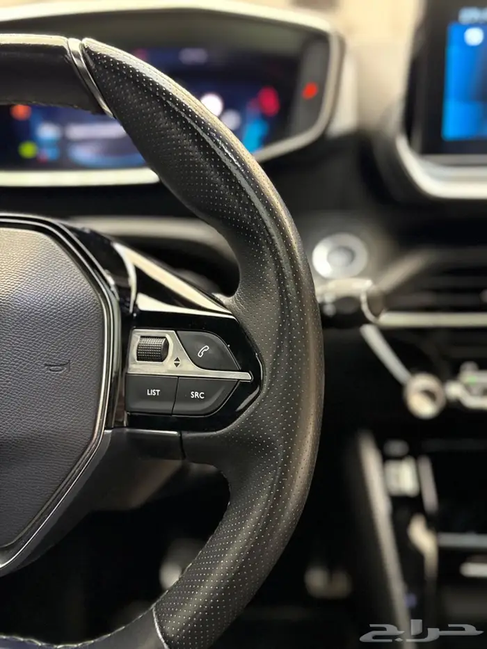 للبيع بيجو 208 موديل 2023 28