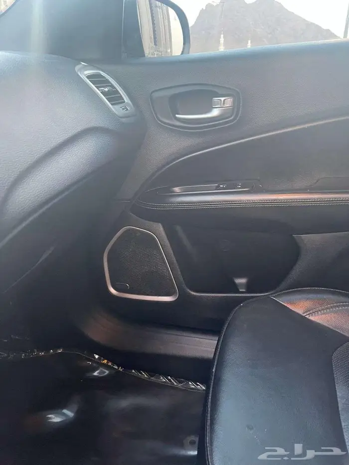 جيب كومباس 6