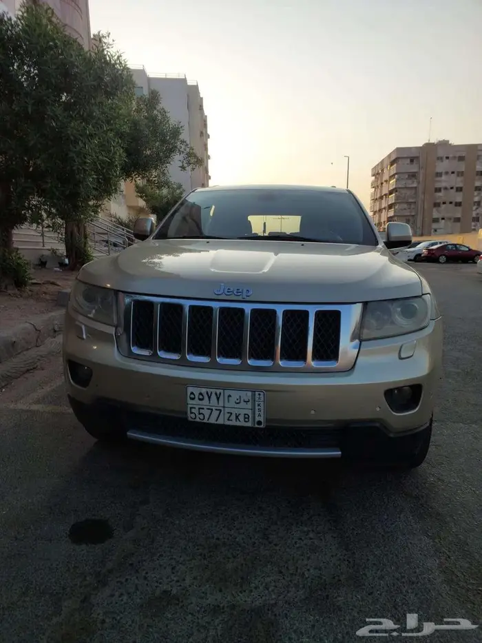 جيب جراندشيروكي 2012 فل كامل 11