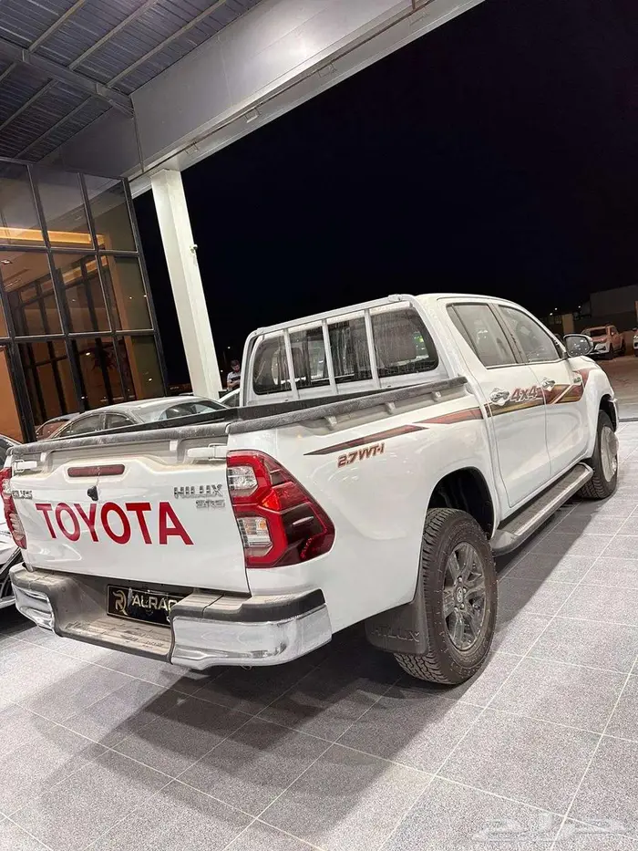 هايلكس فل كامل بنزين 2025 7