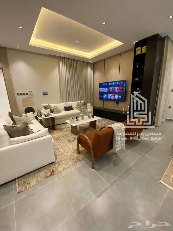 شقة مودرن مع سطح وبلكونة للبيع -مشروع أسس 5