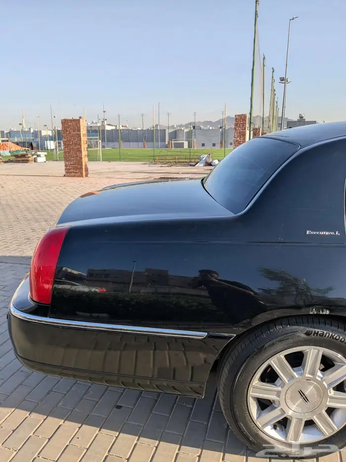 لنكون تاون كار 2007 لارج نظيف 10