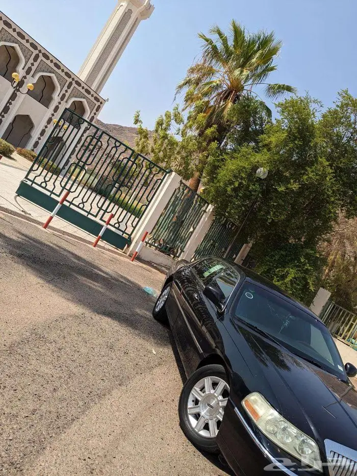 لنكون تاون كار 2007 لارج نظيف 4