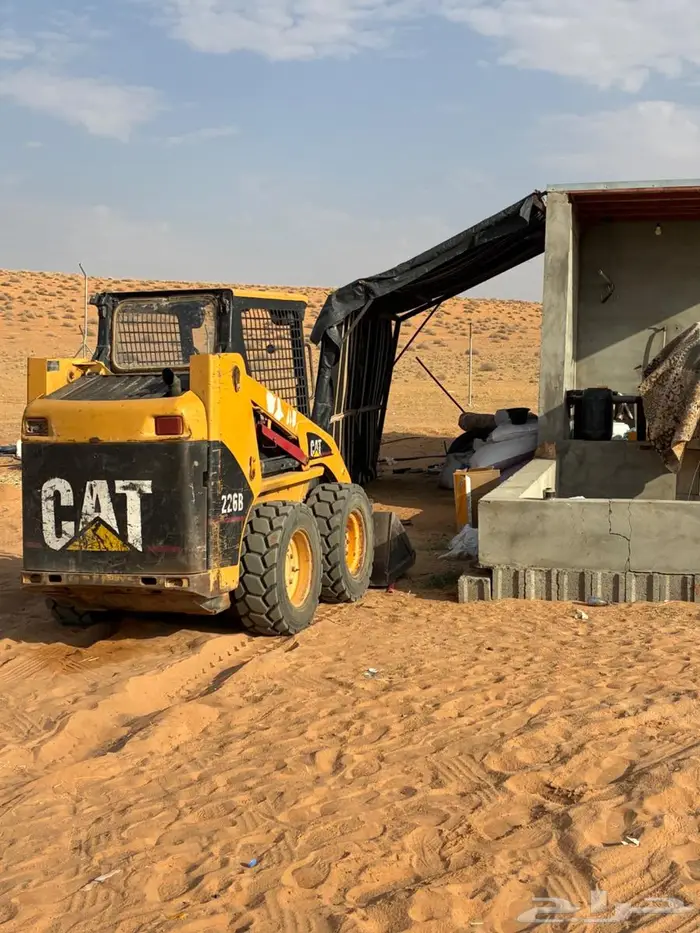 تم البيع بوبكات وقلاب ايسوزو وحماله للبيع 1