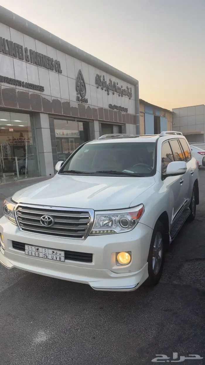 للبيع لاندكروزر 2013 في اكس ار 2