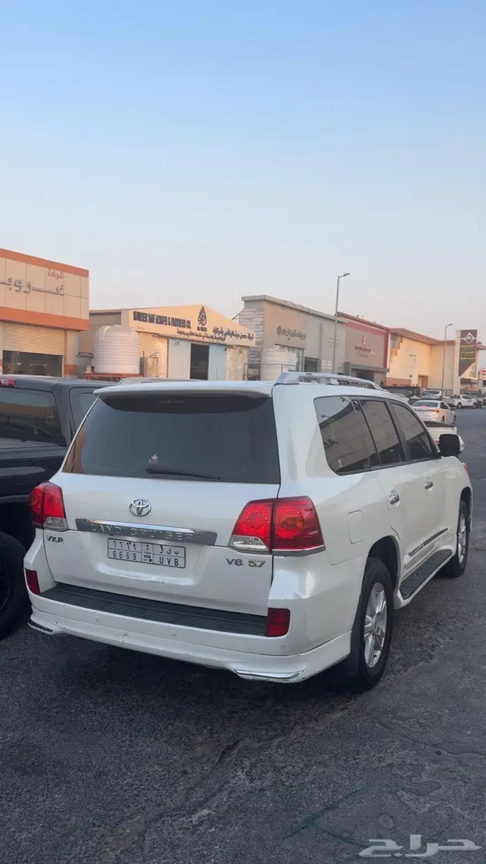 للبيع لاندكروزر 2013 في اكس ار 0