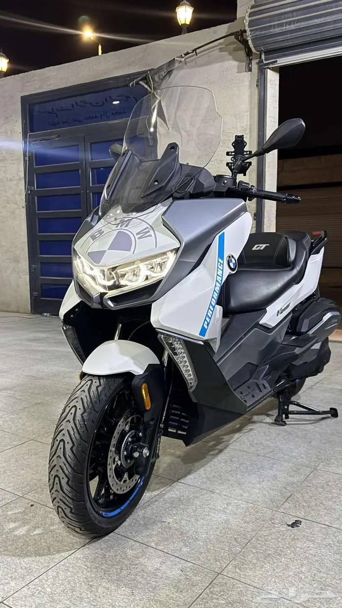 دباب بي ام دبليو سي400 جي تي 3