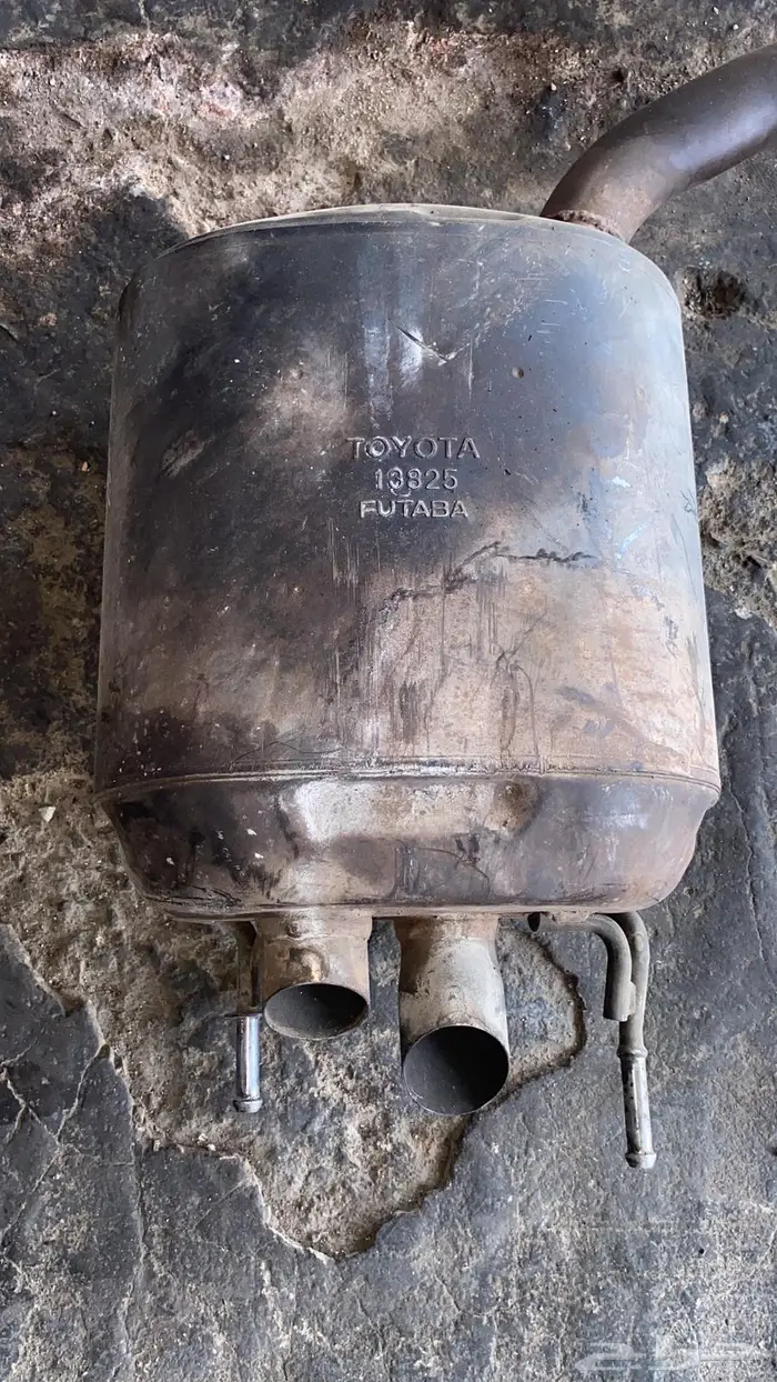 دبتين خلفيه لكزس F ثمانيه سلندر 1