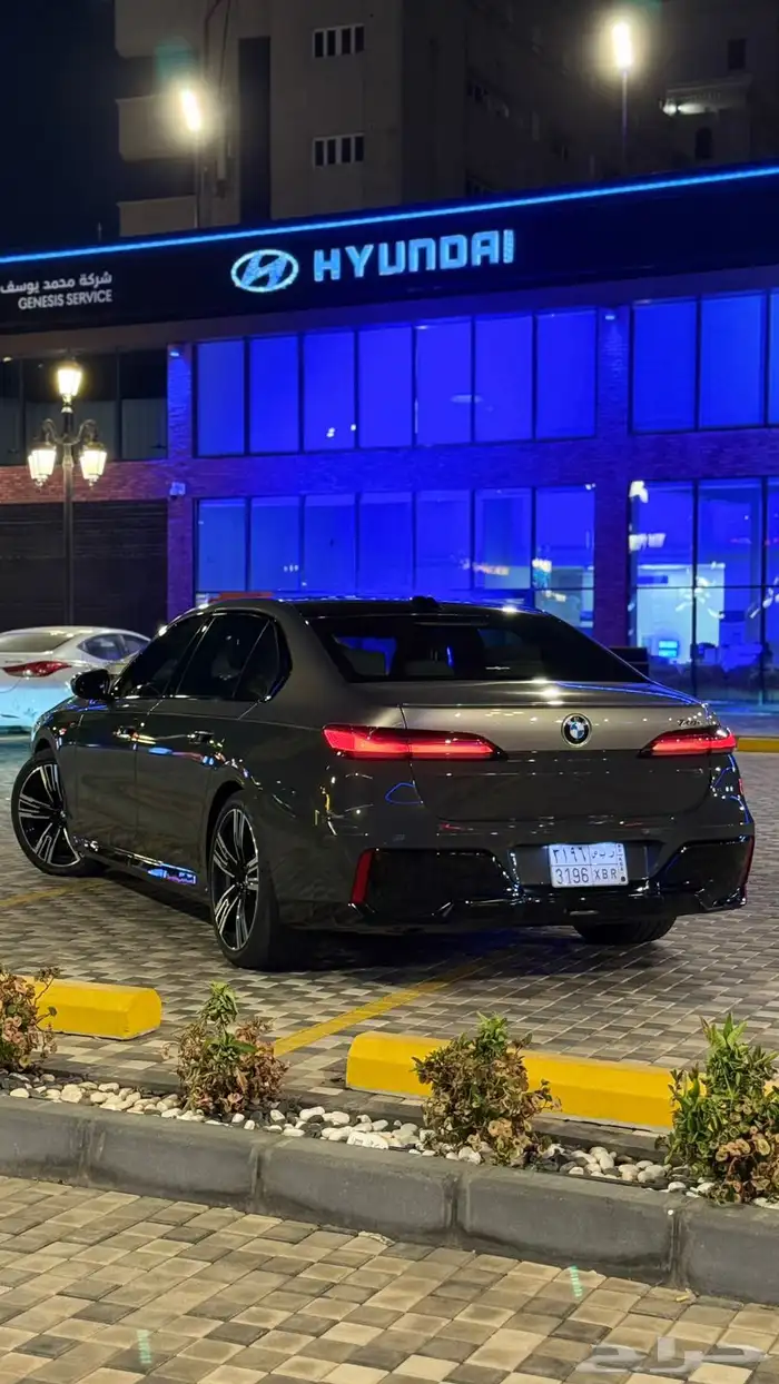 لونين وكالة BMW 740Li 2024 ناغي 21