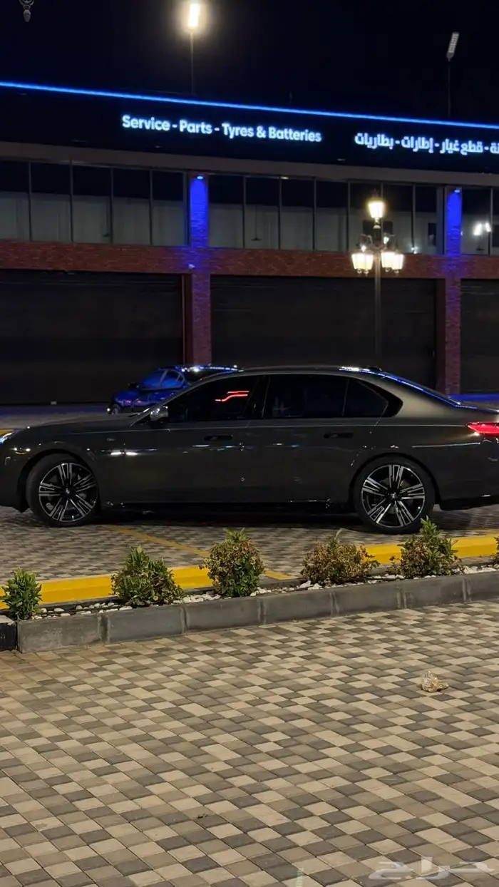لونين وكالة BMW 740Li 2024 ناغي 14