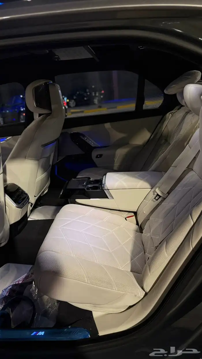 لونين وكالة BMW 740Li 2024 ناغي 6