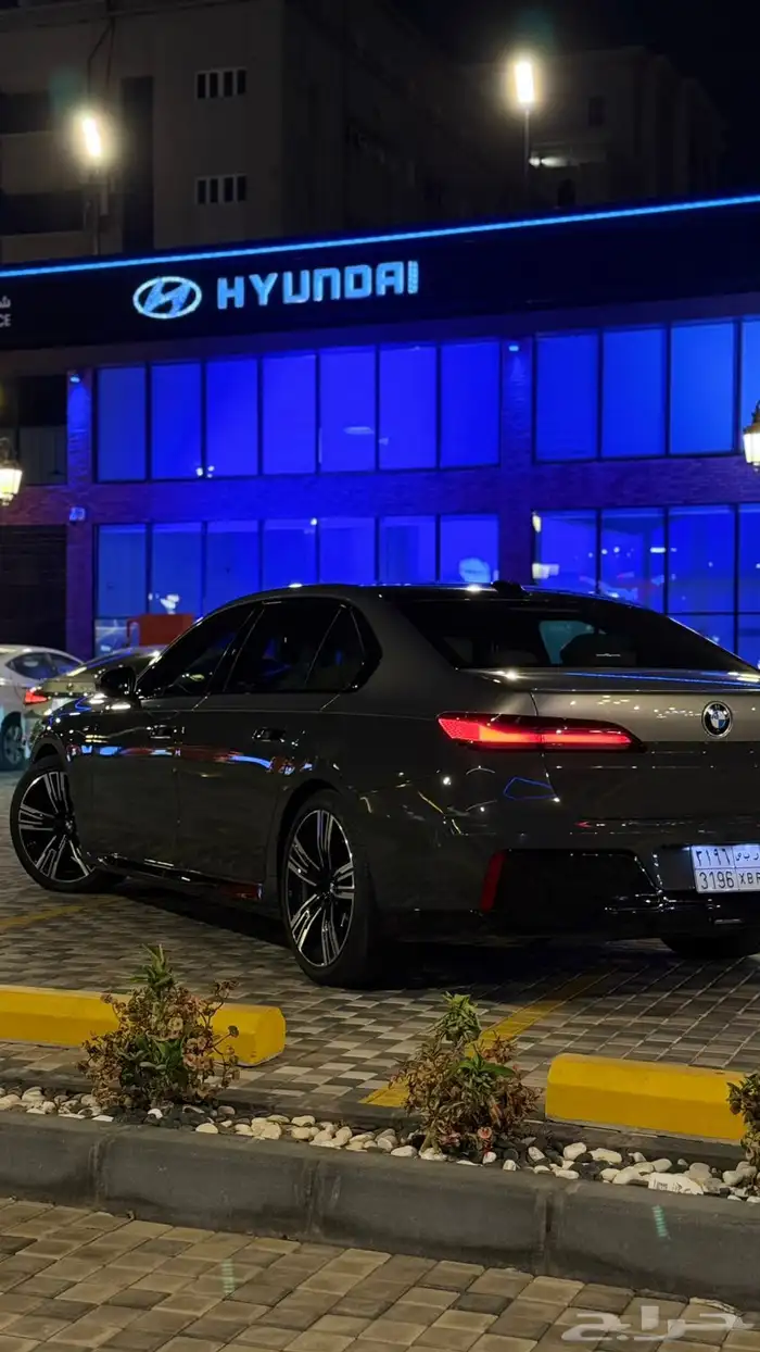 لونين وكالة BMW 740Li 2024 ناغي 16