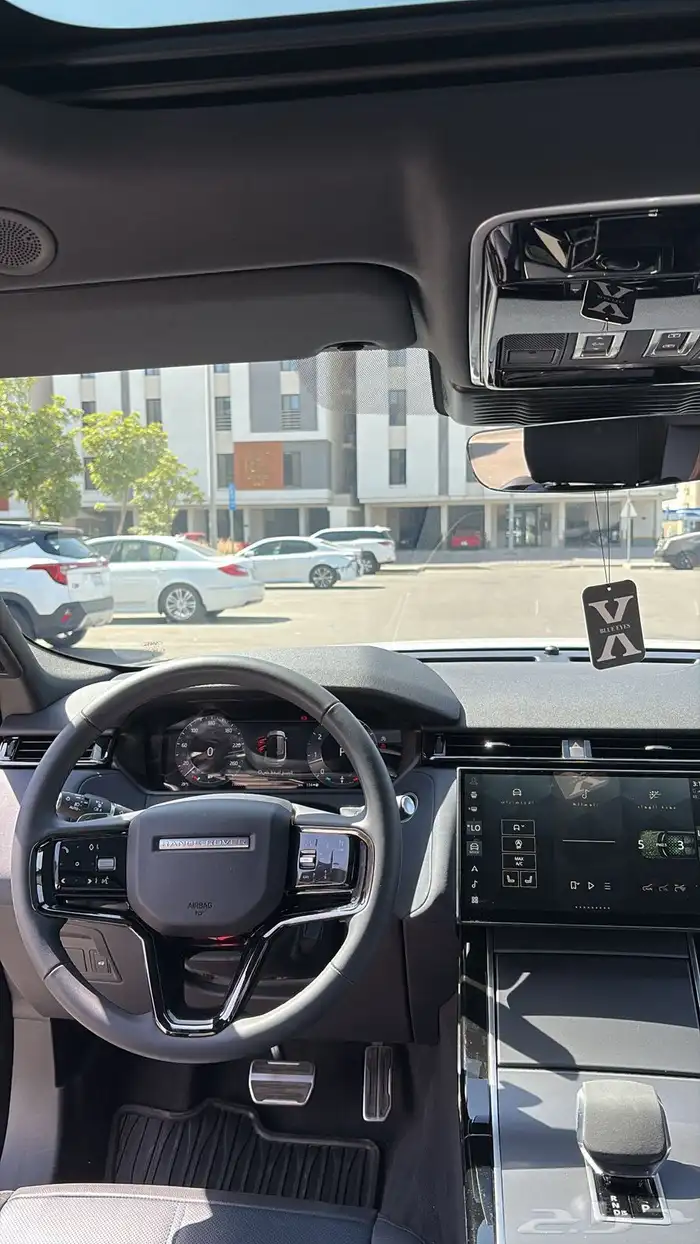 LAND ROVER VELAR2024 16