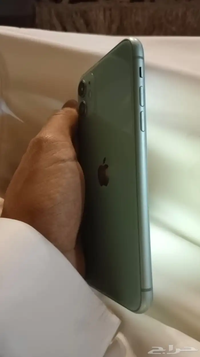 iPhone 11 العادي 2