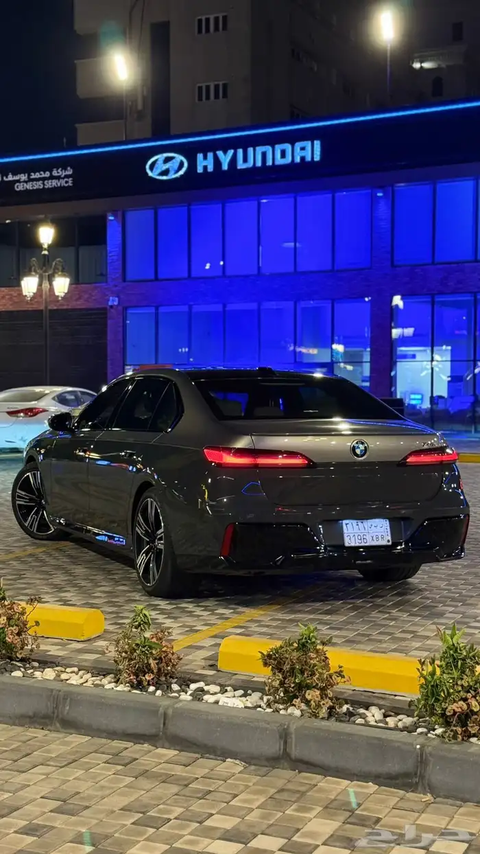 لونين وكالة BMW 740Li 2024 ناغي 20
