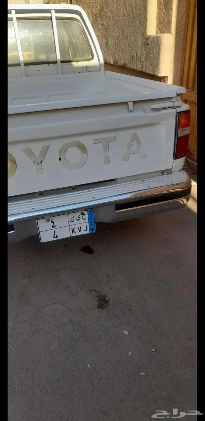 هايلكس للبيع تحمل لوحه مميزة 1